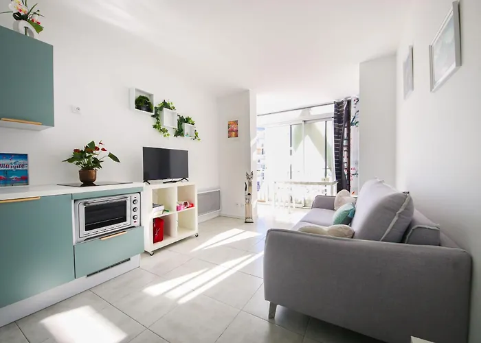 De Lina - Poseidon - Self Check-in -